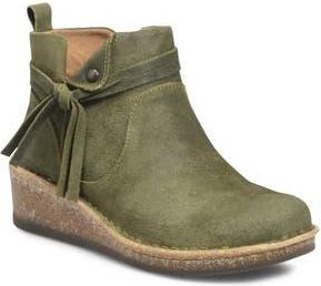 B&oslash;rn Vaughn Distressed Suede Bootie in Green Distressed Leather at Nordstrom Rack, Size 8.5