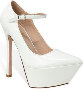 Chase + Chloe by Intouch Footwear Pointy Toe Platform Pump in White at Nordstrom Rack, Size 7.5