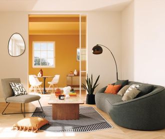HOME MAISON Sof&aacute; fijo de 3 plazas en bouclette con dise&ntilde;o org&aacute;nico