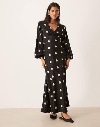 Glamorous Vestito lungo in jacquard nero a pois con scollo a V