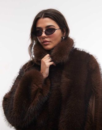 Azalea Wang Azalea Wang Kessia cappotto in pelliccia sintetica color cioccolato-Marrone