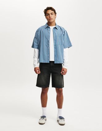 Cotton On Pantaloncini di jeans ampi nero Revolve