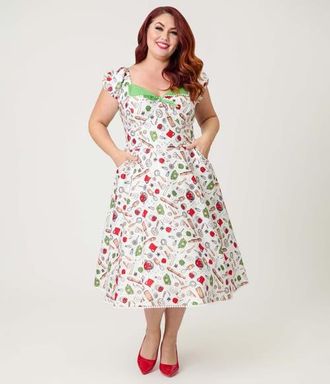 Unique Vintage Plus Size 1950s Sweetheart Swing Dress in White W/Kitchen Print at Nordstrom, Size 1X