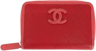 Chanel Pre-owned Wallets, female, Red, Size: ONE SIZE Pre-owned Lambskin Matelasse Compact Wallet