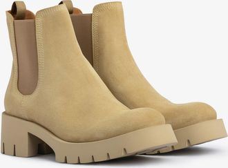 Pedro Garcia Chelsea bootie in beige suede and track sole | Taimi | Fall winter 25 | PEDRO GARCIA