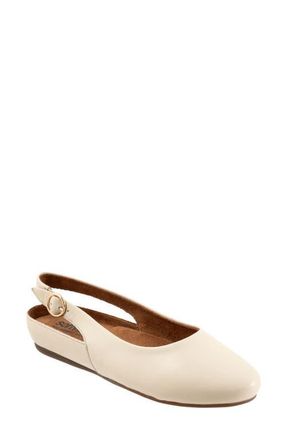 Softwalk Sandy Slingback Flat in Ivory at Nordstrom, Size 10.5