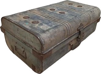 Wanderlust Deco Maleta De Metal Acabado Artesanal Marr&oacute;n 67x37x25h Cm
