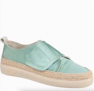 J/Slides Womens Hollis Low Top Slip-On Shoes In Light Green Hue