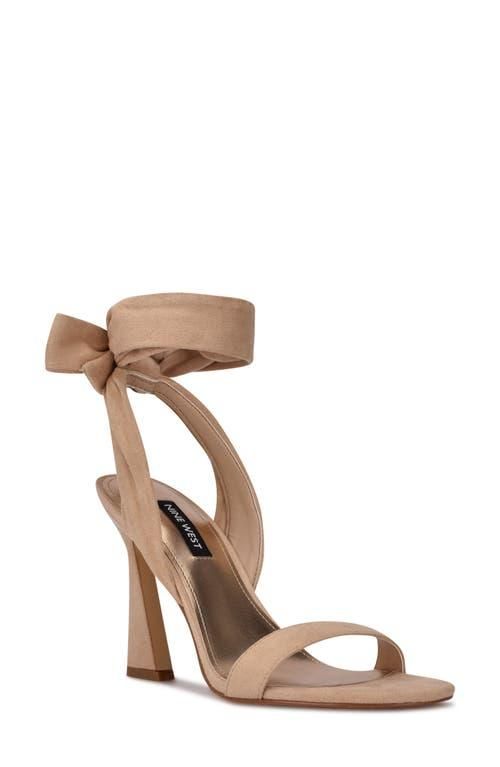 Nine West Women's Wnglimmer3 Heeled Sandal - T-Strap Block Heel, Metallic Stud Trim, 3.31" Heel