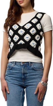 Saachi Crochet Sweater Vest in Black at Nordstrom Rack