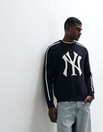 New Era NY Yankees - Maglione blu navy con logo grande e profili a contrasto