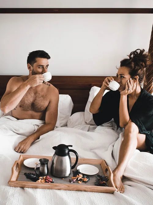 sleepover, adult sleepover, what to do after a one night stand, what to do the morning after sleeping with someone, tinder date etiquette, one night stand etiquette, what to do after a sleepover with my boyfriend