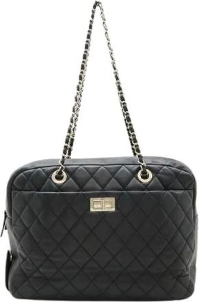 Chanel Pre-owned Shoulder Bags, female, Black, Size: ONE SIZE Pre-owned Leather Shoulder Bag