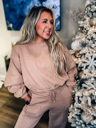 Double Zero Elastic Hem Cropped Sweatshirt In Taupe