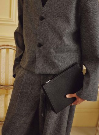 Le 31 Mens Sleek grained leather pouch