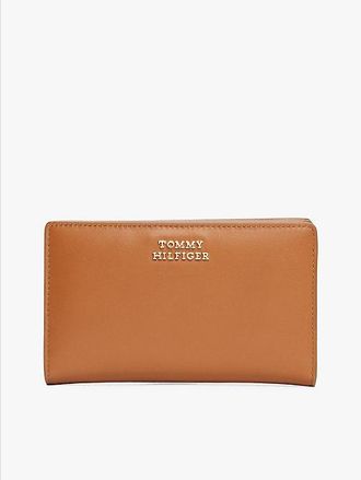 Tommy Hilfiger Metal Logo Leather Wallet