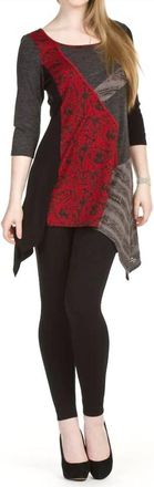 Papillon Textured Patch 3/4 Sleeve Top In Charcoal