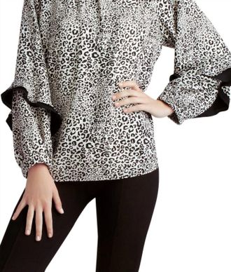 Kensie Long Sleeve Woven Top In Cheetah