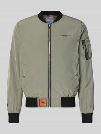 Original Bombers Bomberjacke mit Label-Patch und Eingrifftaschen in Oliv, Gr&ouml;&szlig;e XXXL