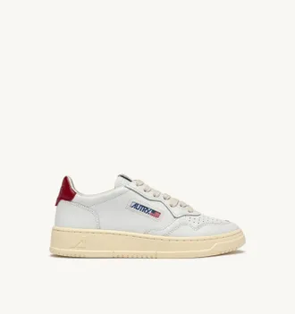 Autry MEDALIST LOW SNEAKERS IN WHITE AND DEEP CLARET LEATHER