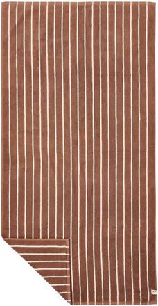 Slowtide Koko Plush Bath Towel in Fawn at Nordstrom