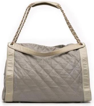 Chanel Pre-owned Shoulder Bags, female, Gray, Size: ONE SIZE Pre-owned Vintage Shoulder Bag