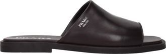 Prada pantoffels en sokken Bruine man met een Moors hoofd