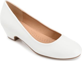 Journee Collection Women & apos;s Comfort Saar Narrow Width Pumps
