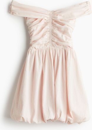 H&M Gecrinkeltes Off-Shoulder-Kleid - Pink