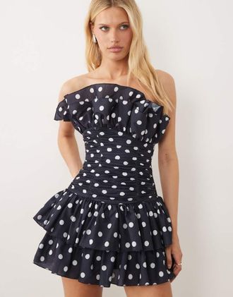 Asos Vestito corto strutturato con volant e corpino arricciato blu navy a pois-Multi