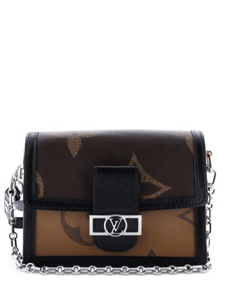 Louis Vuitton Dauphine Shoulder Bag Reverse Monogram Giant MM crossbody bag - Zwart