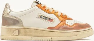Autry SNEAKERS MEDALIST LOW SUPER VINTAGE IN PELLE PLATINO E ARANCIONE