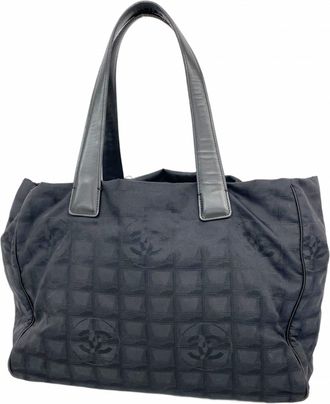 Chanel Black Nylon Tote Bag (Pre-Owned)