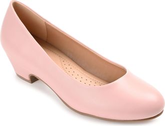 Journee Collection Women & apos;s Comfort Saar Medium and Wide Width Pumps