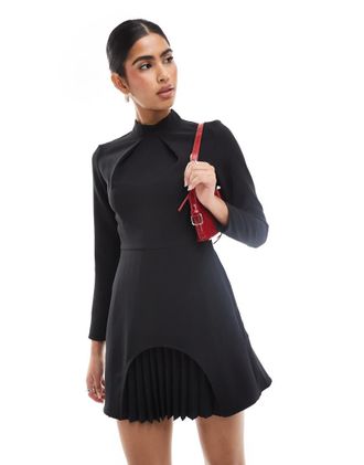 Closet long sleeve pleated mini dress in black