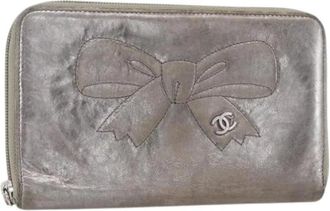 Chanel Pre-owned Wallets, female, Gray, Size: ONE SIZE Pre-owned Leather Wallet