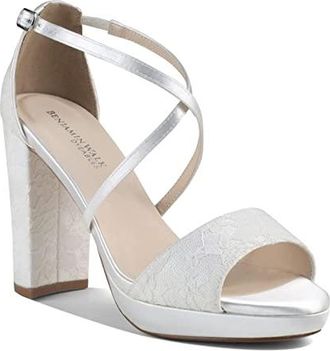 Touch Ups Violet Womens Sandals White : 5.5 M, Textile