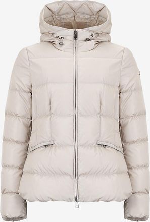 Moncler Kurze taillierte Daunenjacke mit Kapuze Avoce