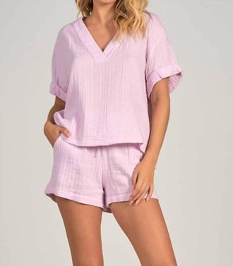 Elan Short Sleeve Cotton Gauze V-Neck Top In Lilac
