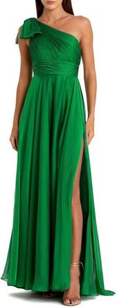 Mac Duggal Petite Pleated One Shoulder Chiffon Gown in Emerald at Nordstrom, Size 12