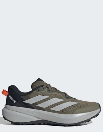 adidas adidas Performance Terrex tracefinder plus sneakers da trail running in kaki e grigio-Verde