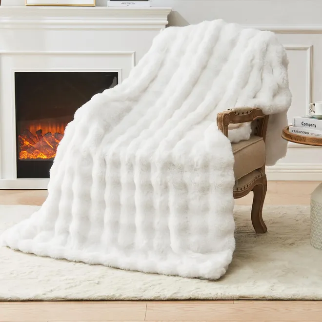 Emme Bubble Decke Sofa Kuscheldecke Kaninchen Plüsch Dicke Decke, Wohndecke Flauschig Sofaüberwurf Couchdecke, Fleecedecke, Flauschige Wohndecke für Couch ab 67,99 €