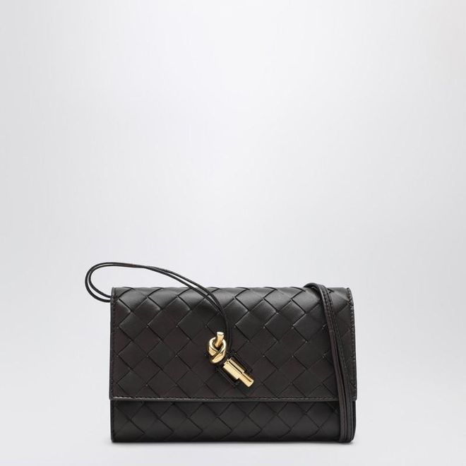 Andiamo clutch in Fondant colour