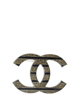 Chanel Spilla CC con smalto e placcatura argento 2010 - Nero