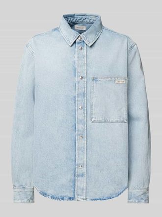 Calvin Klein Jeans Regular Fit Jeanshemd mit Label-Detail in Jeansblau, Gr&ouml;&szlig;e S