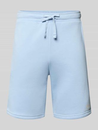 Alpha Industries Alpha Industries Shorts mit Eingrifftaschen und Logo-Print in Hellblau, Gr&ouml;&szlig;e XXL