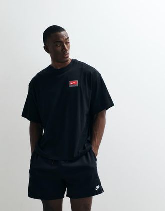 Nike T-shirt squadrata oversize nera con logo r&eacute;tro-Nero