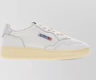 Autry medalist low top leather sneakers