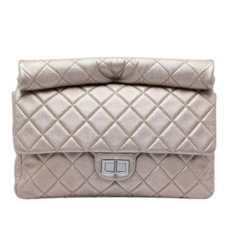 Chanel Pre-owned Quilted Iridescent Leather Clutch - Dames - Pre-owned - Beige - Maat: ONE Size Leer