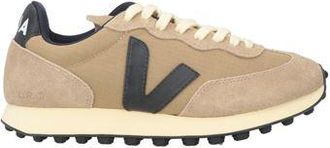 Veja FOOTWEAR - Trainers sur YOOX.COM